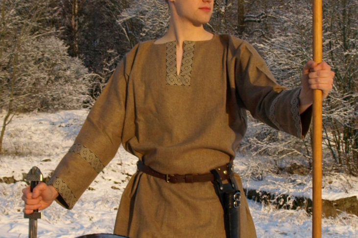 104066 Viking Tunic Brown